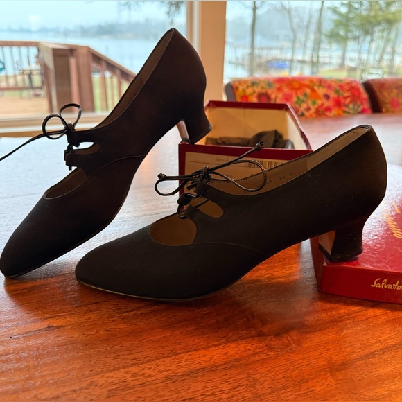 Salvatore Ferragamo Black Lacing Heeled Shoes - Picture 7 of 10